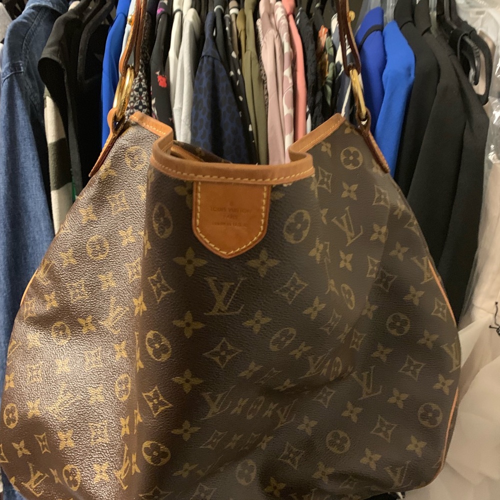 Louis Vuitton Monogram Shoulder Bag size MM - Picture 4 of 6